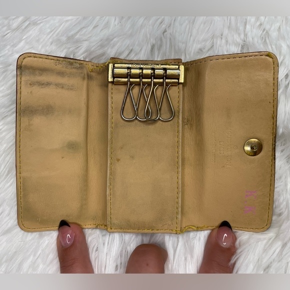 RARE Murakami Louis Vuitton Authentic Key Holder with ALL keyholders Present - Picture 3 of 5